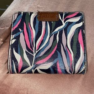 Small fossil wallet